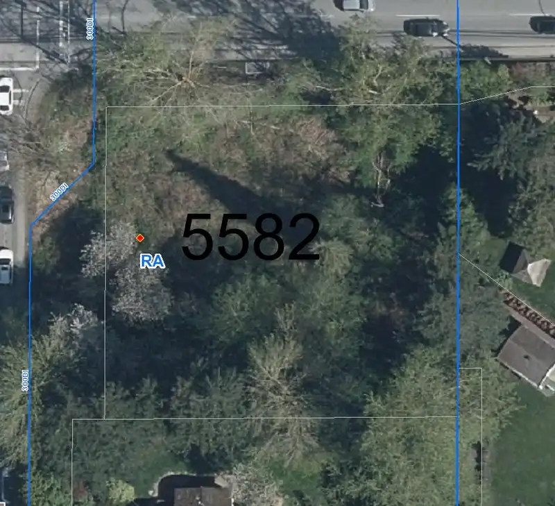 5582 184 STREET - photo 2 of 2