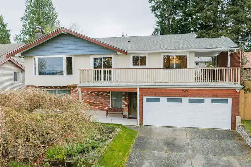 1243 PARKER STREET - photo 2 of 40