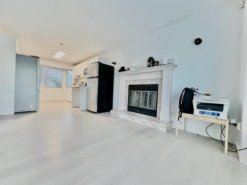 13346 92 AVENUE - photo 3 of 27