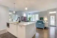 24 5510 ADMIRAL WAY - thumbnail 11