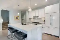 24 5510 ADMIRAL WAY - thumbnail 9
