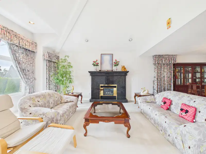 7969 MACPHERSON AVENUE - photo 4 of 40