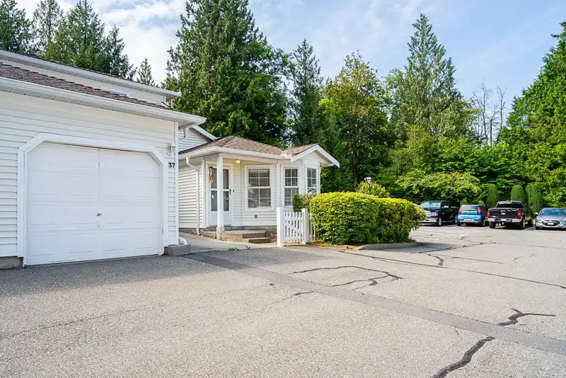 37 6537 138 STREET - photo 3 of 32