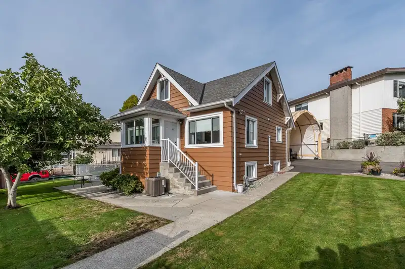 1276 DOUGLAS ROAD - photo 1 of 21