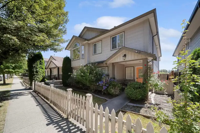 23860 118 AVENUE - photo 2 of 22