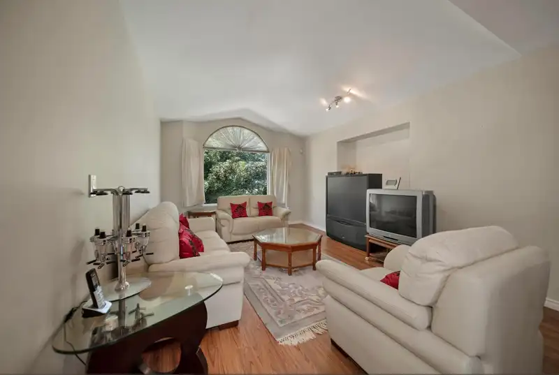 23860 118 AVENUE - photo 3 of 22