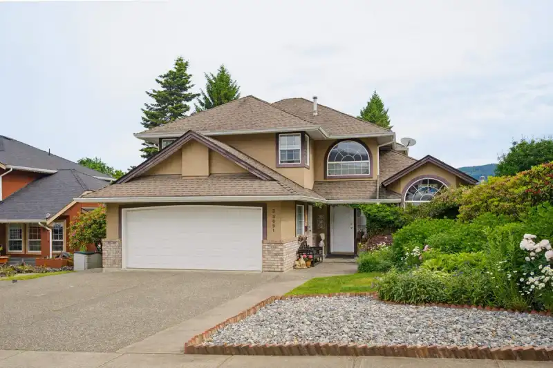 33091 HAWTHORNE AVENUE - photo 1 of 40