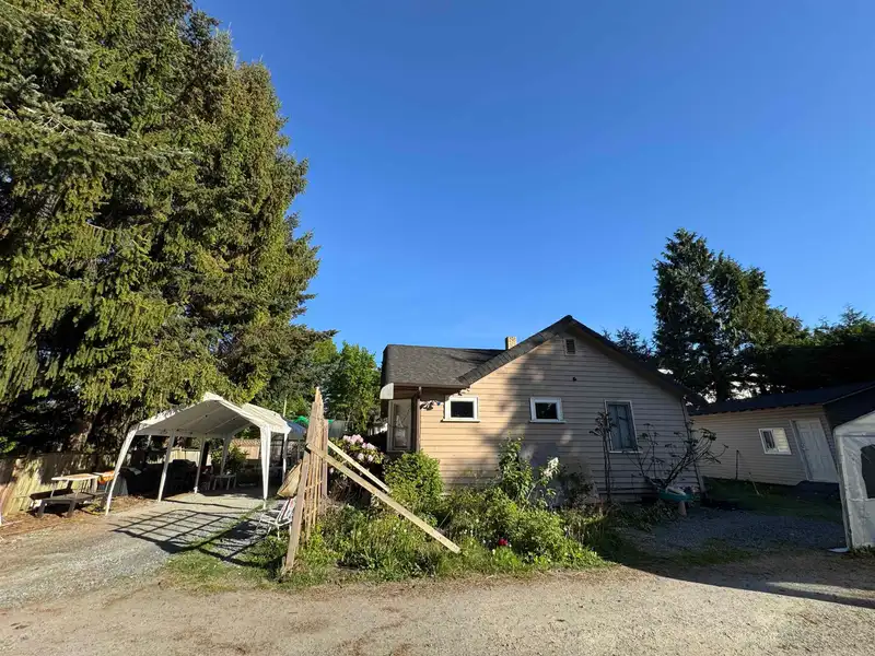 2127 KING GEORGE BOULEVARD - photo 4 of 12