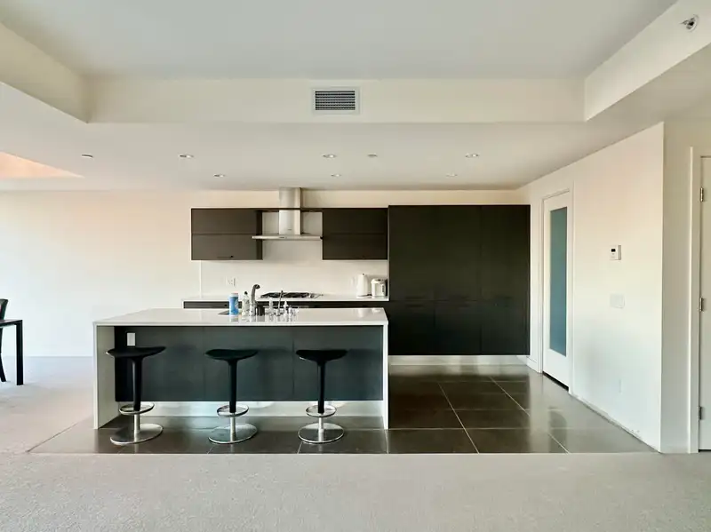 801 5838 BERTON AVENUE - photo 4 of 14