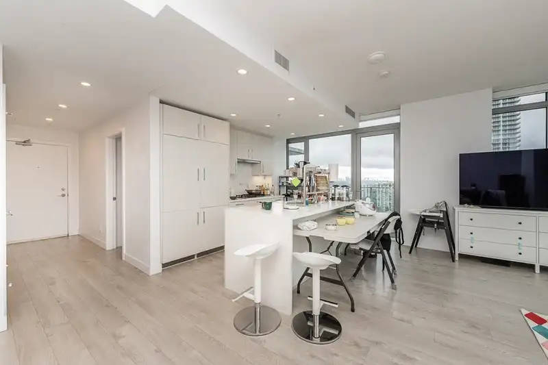 1802 518 WHITING WAY - photo 3 of 40