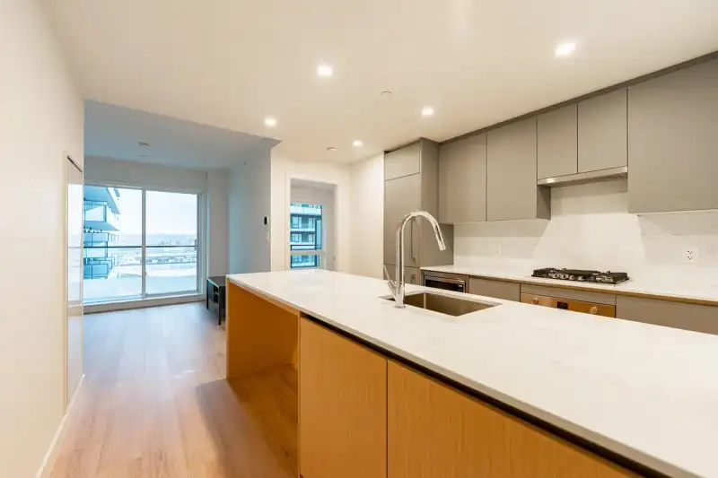 902 7977 LANSDOWNE ROAD - photo 1 of 24