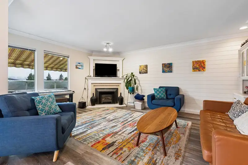 8376 CENTRE STREET - photo 3 of 39