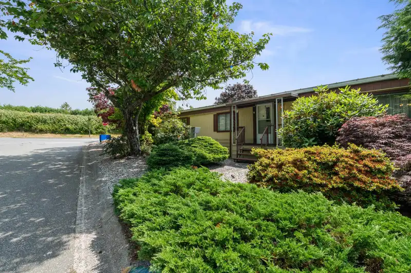 2184 CUMBRIA DRIVE - photo 4 of 40