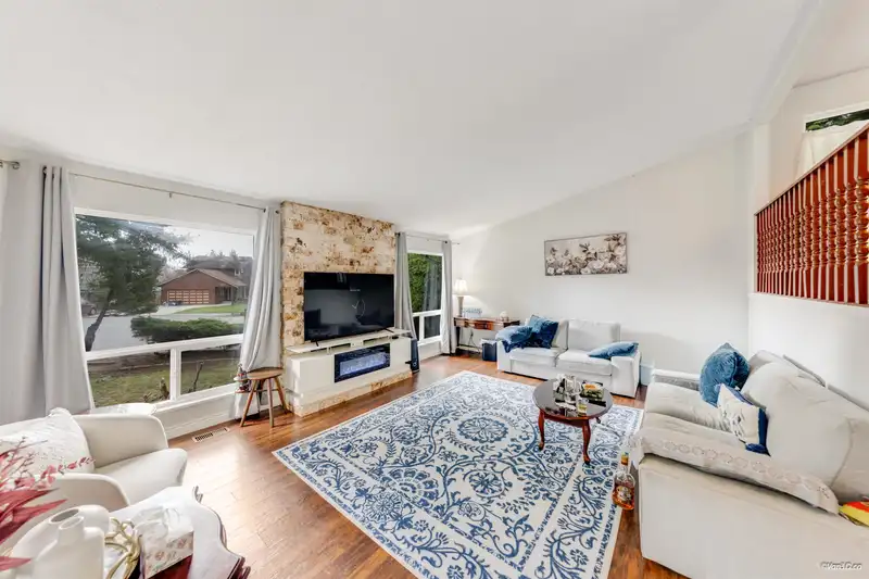 11766 81A AVENUE - photo 2 of 37
