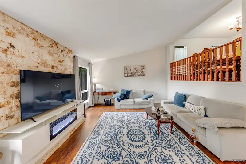 11766 81A AVENUE - photo 3 of 37