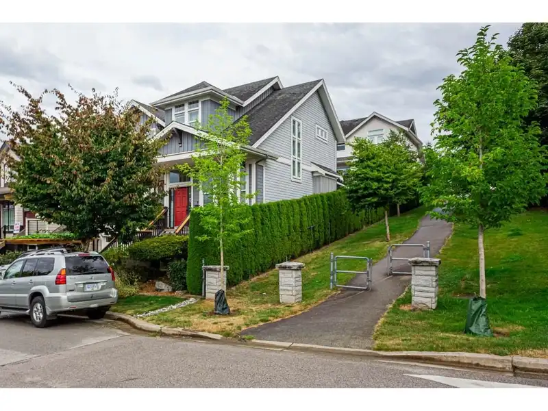 6100 163B STREET - photo 2 of 40