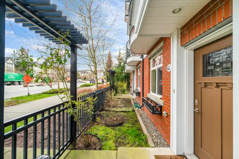 43 8068 207 STREET - photo 2 of 24