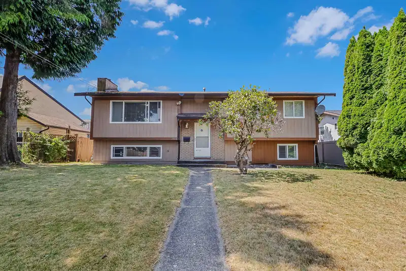 6721 132 STREET STREET - photo 3 of 34