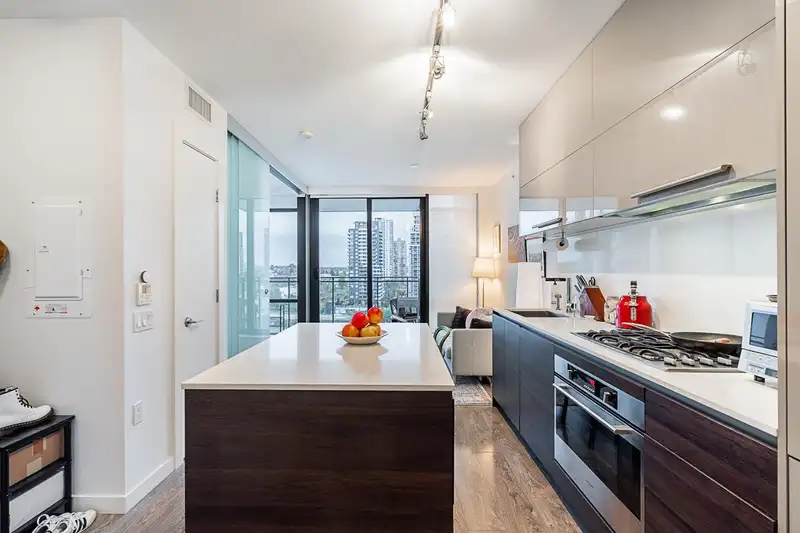 1507 2378 ALPHA AVENUE - photo 3 of 28