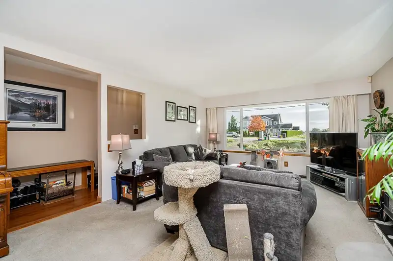 13151 NO 3 ROAD - photo 3 of 31