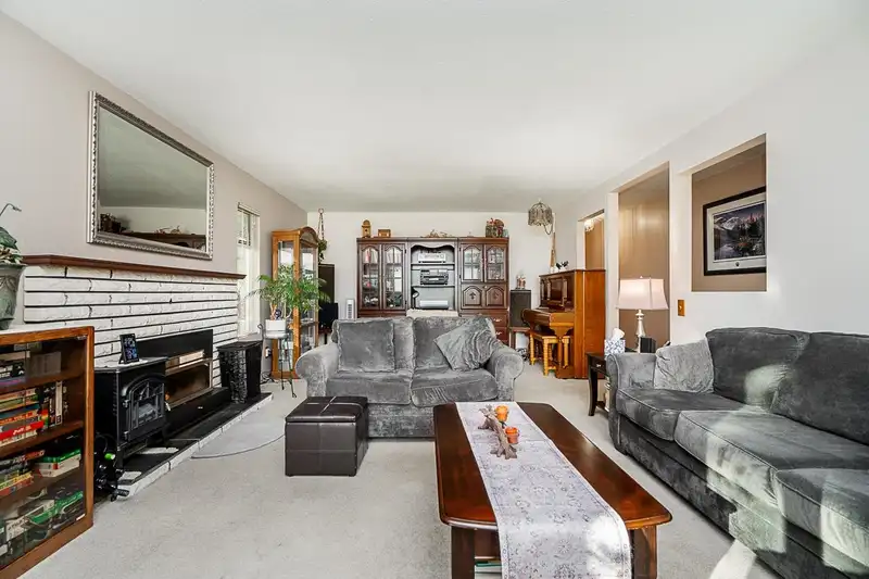 13151 NO 3 ROAD - photo 4 of 31