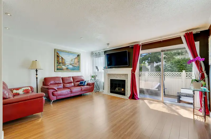 6433 121A STREET - photo 3 of 25