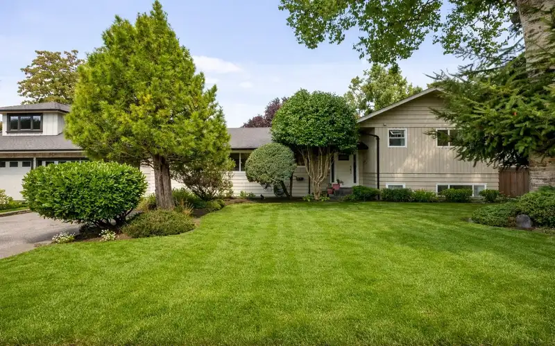 5259 12 AVENUE - photo 1 of 33