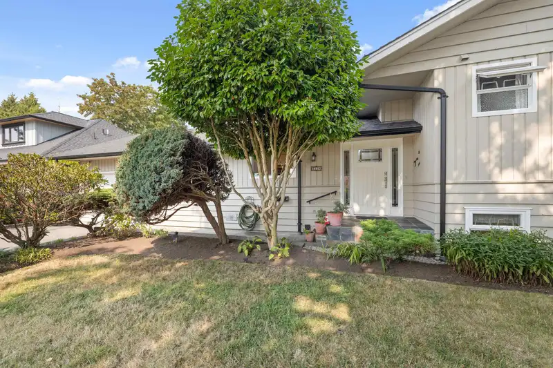5259 12 AVENUE - photo 3 of 33