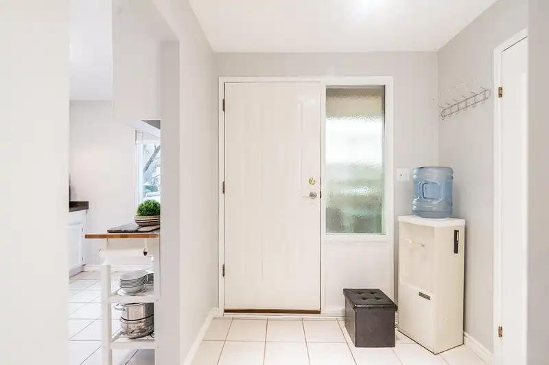 9 3190 TAHSIS AVENUE - photo 2 of 31