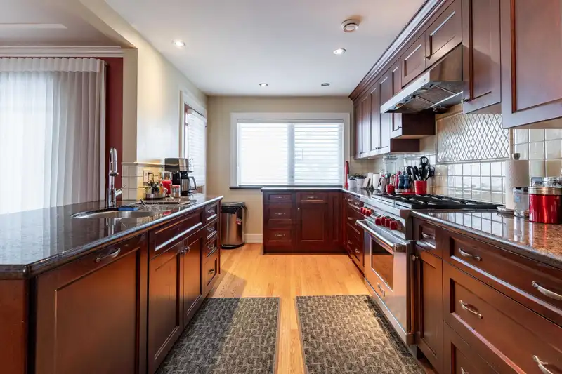 5570 BAILLIE STREET - photo 3 of 24