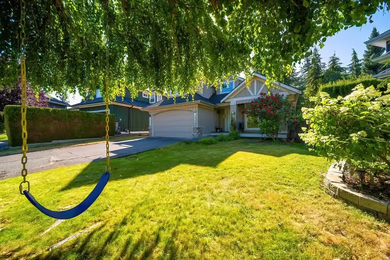 14766 31 AVENUE - photo 1 of 19