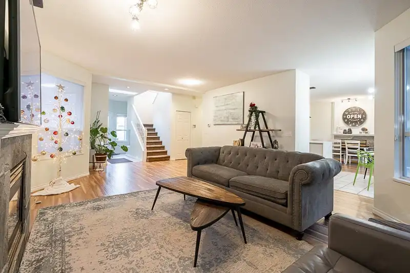 74 20881 87 AVENUE - photo 4 of 37