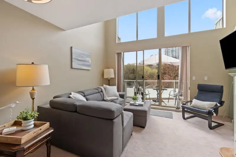 402 60 RICHMOND STREET - photo 2 of 28