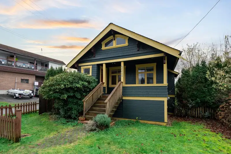 2336 RINDALL AVENUE - photo 1 of 34