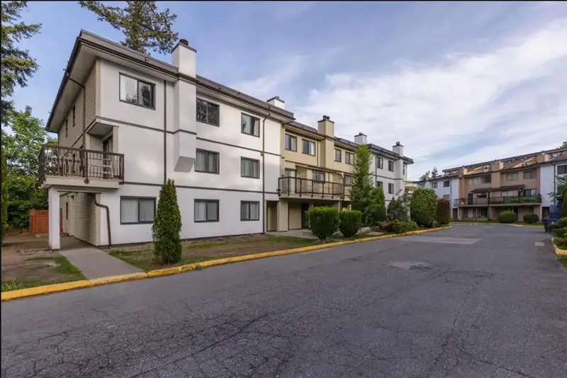 203 7162 133A STREET - photo 1 of 12