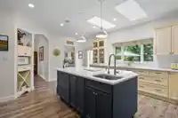237 BALSAM AVENUE - thumbnail 11