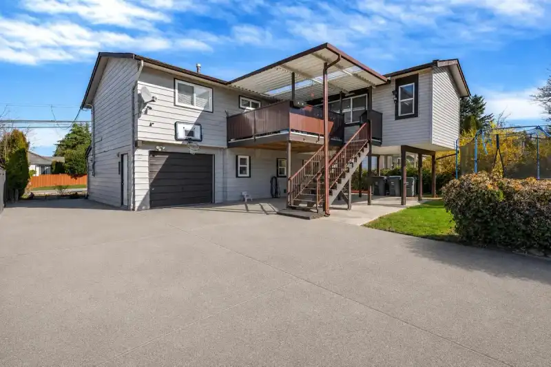 18240 64 AVENUE - photo 1 of 36