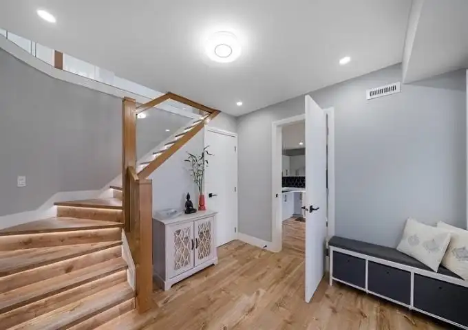 9482 153 STREET - photo 2 of 30