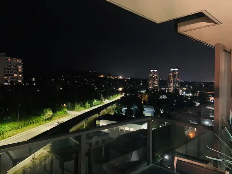 1406 2200 DOUGLAS ROAD - photo 1 of 9
