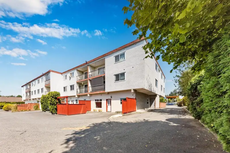 105 3043 270 STREET - photo 1 of 19