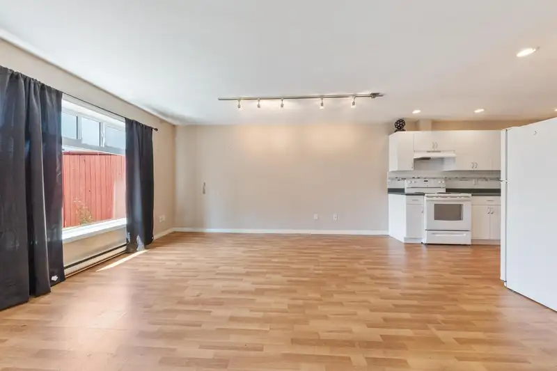 105 3043 270 STREET - photo 2 of 19