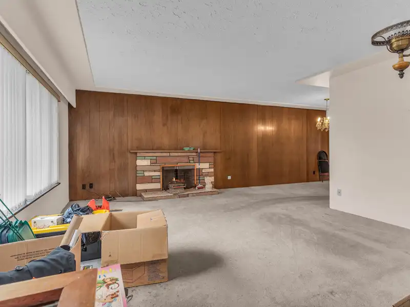 409 E 63RD AVENUE - photo 3 of 36