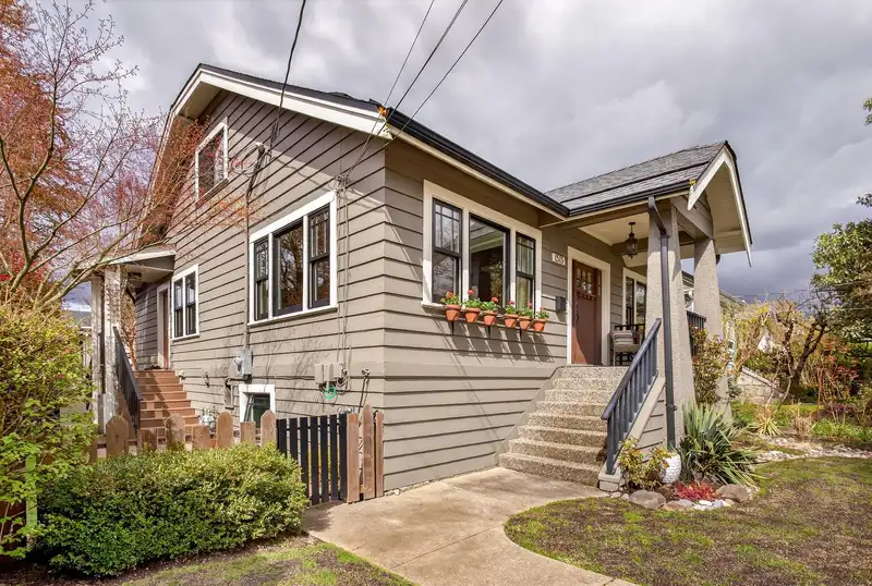 1515 EDINBURGH STREET - photo 3 of 40