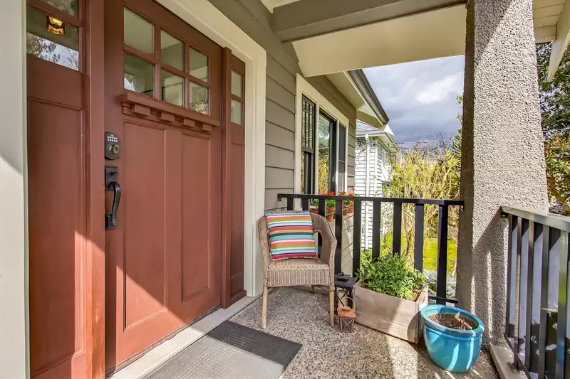 1515 EDINBURGH STREET - photo 4 of 40