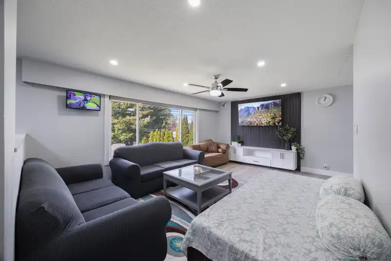 9034 116 STREET - photo 3 of 25