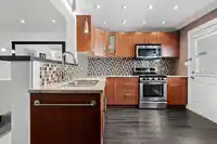 1050 E 10TH AVENUE - thumbnail 13