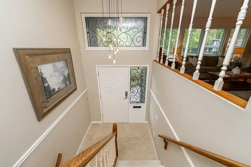 6115 SUNWOOD DRIVE - photo 4 of 37