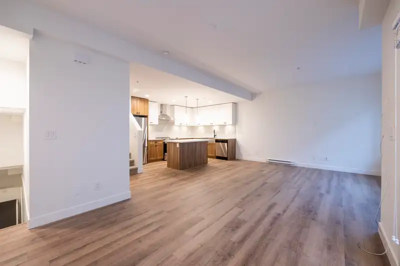 81 20487 65 AVENUE - photo 2 of 27