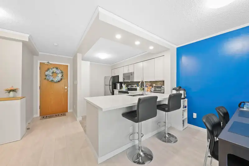 403 6070 MCMURRAY AVENUE - photo 2 of 40