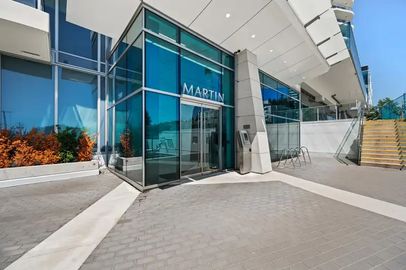 1601 1500 MARTIN STREET - photo 3 of 33